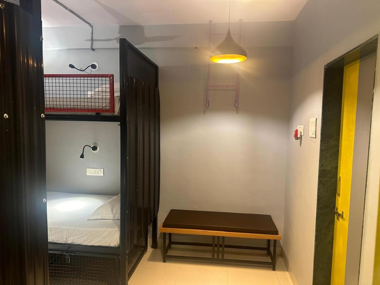 Travotale Hostel And Cowork Koregaonpark Pune Eksteriør billede