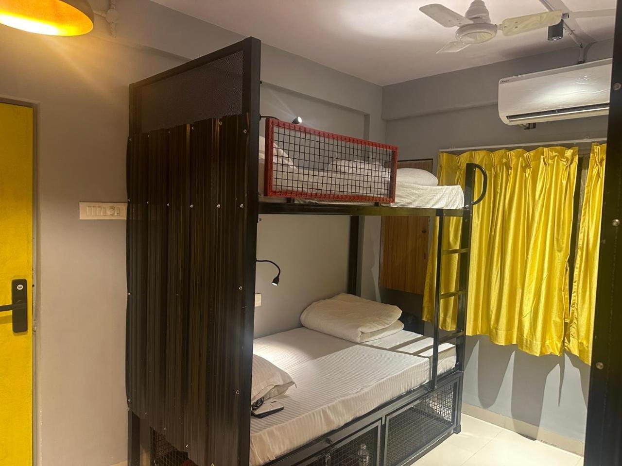 Travotale Hostel And Cowork Koregaonpark Pune Eksteriør billede
