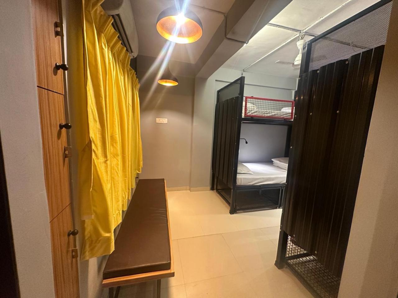 Travotale Hostel And Cowork Koregaonpark Pune Eksteriør billede
