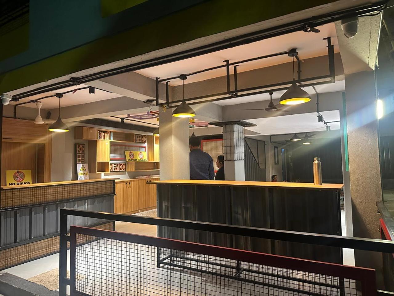 Travotale Hostel And Cowork Koregaonpark Pune Eksteriør billede