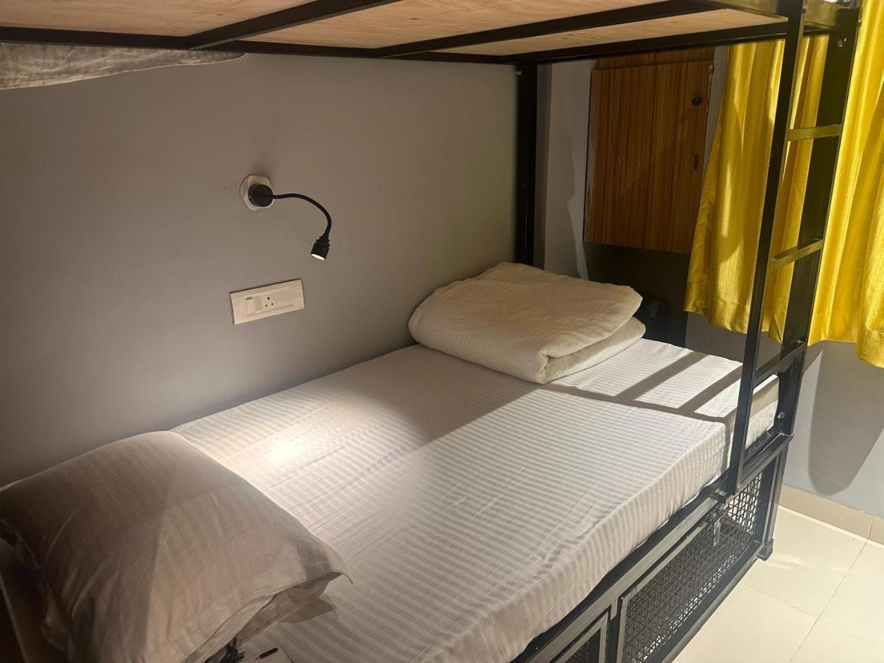 Travotale Hostel And Cowork Koregaonpark Pune Eksteriør billede