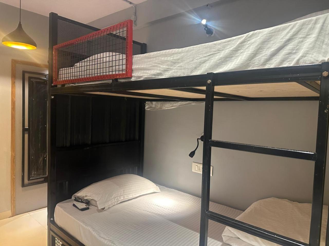 Travotale Hostel And Cowork Koregaonpark Pune Eksteriør billede