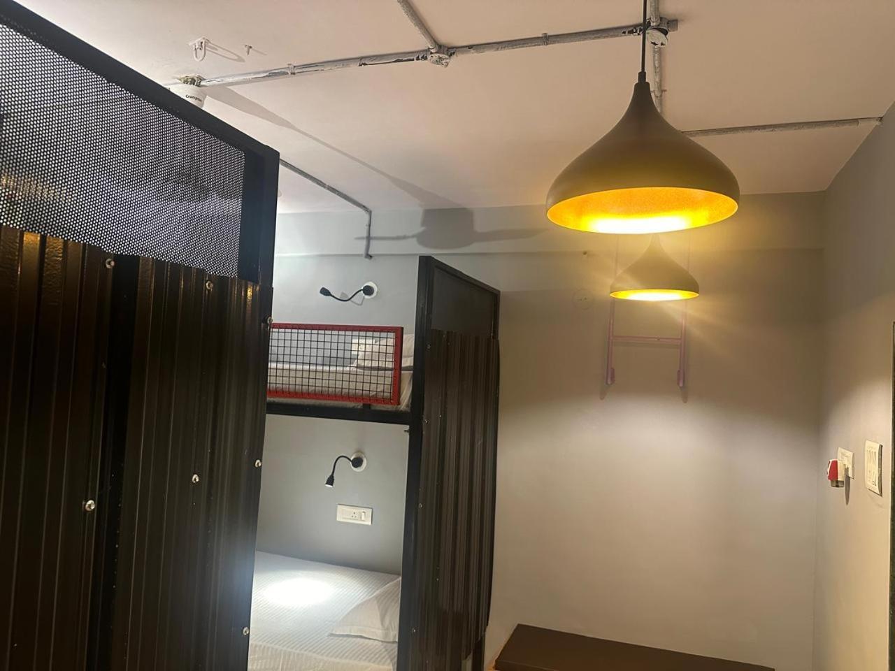 Travotale Hostel And Cowork Koregaonpark Pune Eksteriør billede