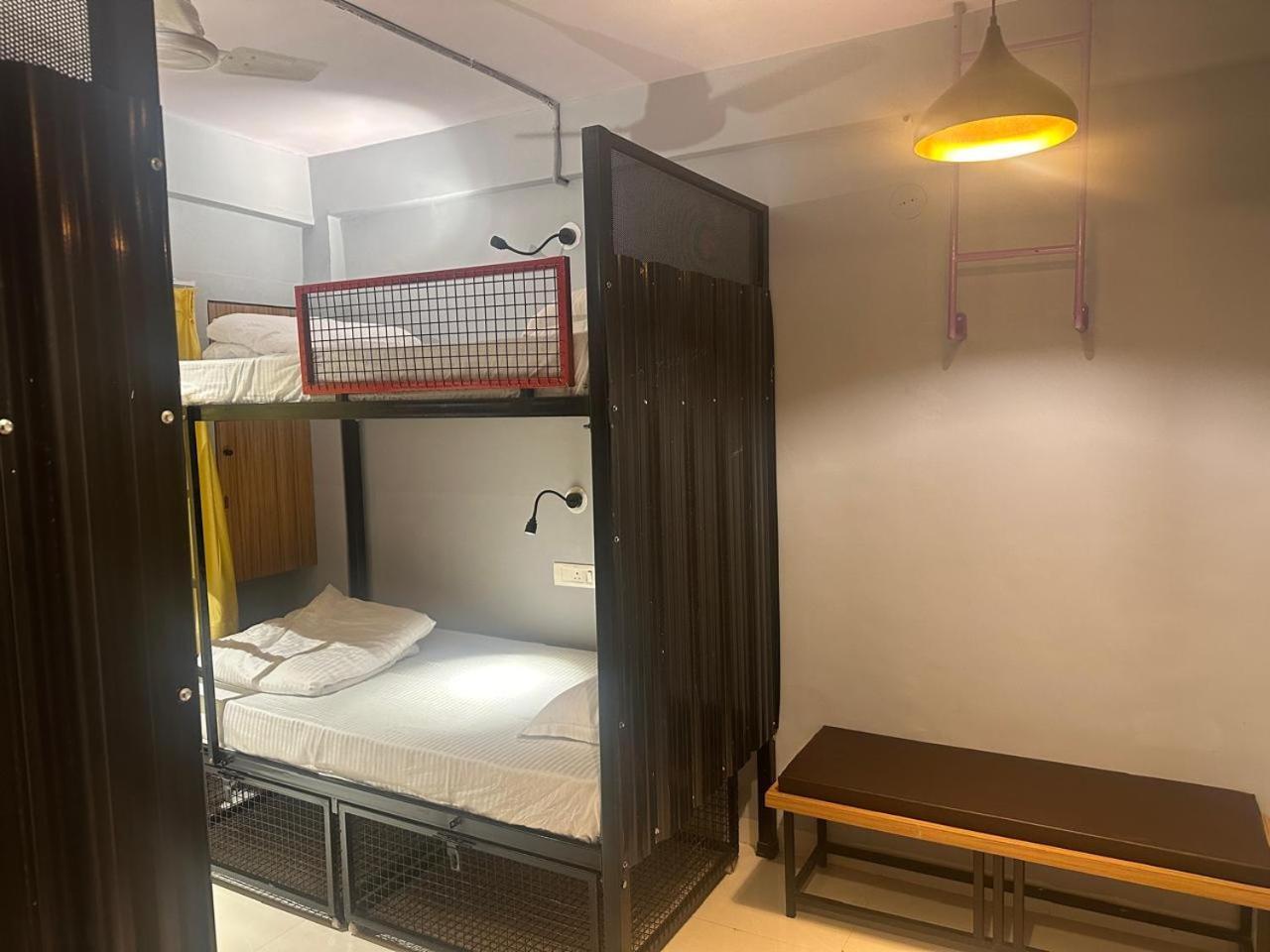 Travotale Hostel And Cowork Koregaonpark Pune Eksteriør billede