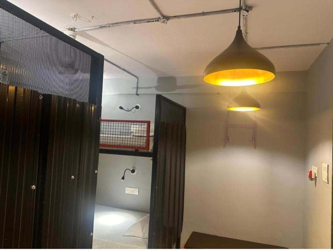 Travotale Hostel And Cowork Koregaonpark Pune Eksteriør billede